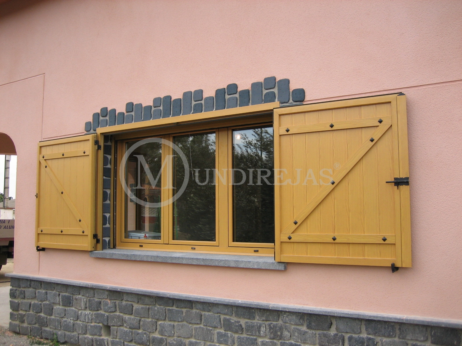 PORTICONES DE ALUMINIO